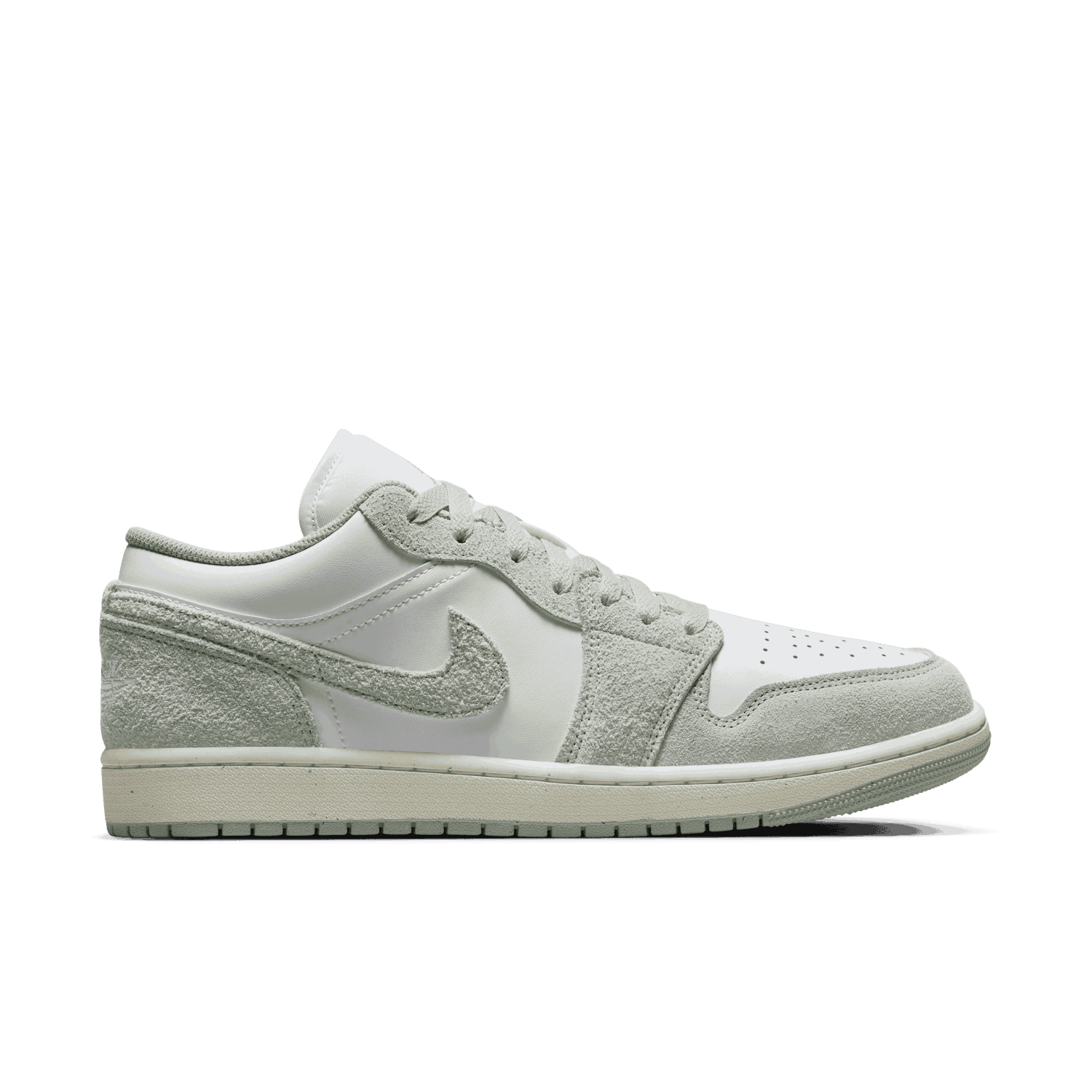 NIKE | AIR JORDAN 1 LOW SE סניקרס  | FOOT LOCKER