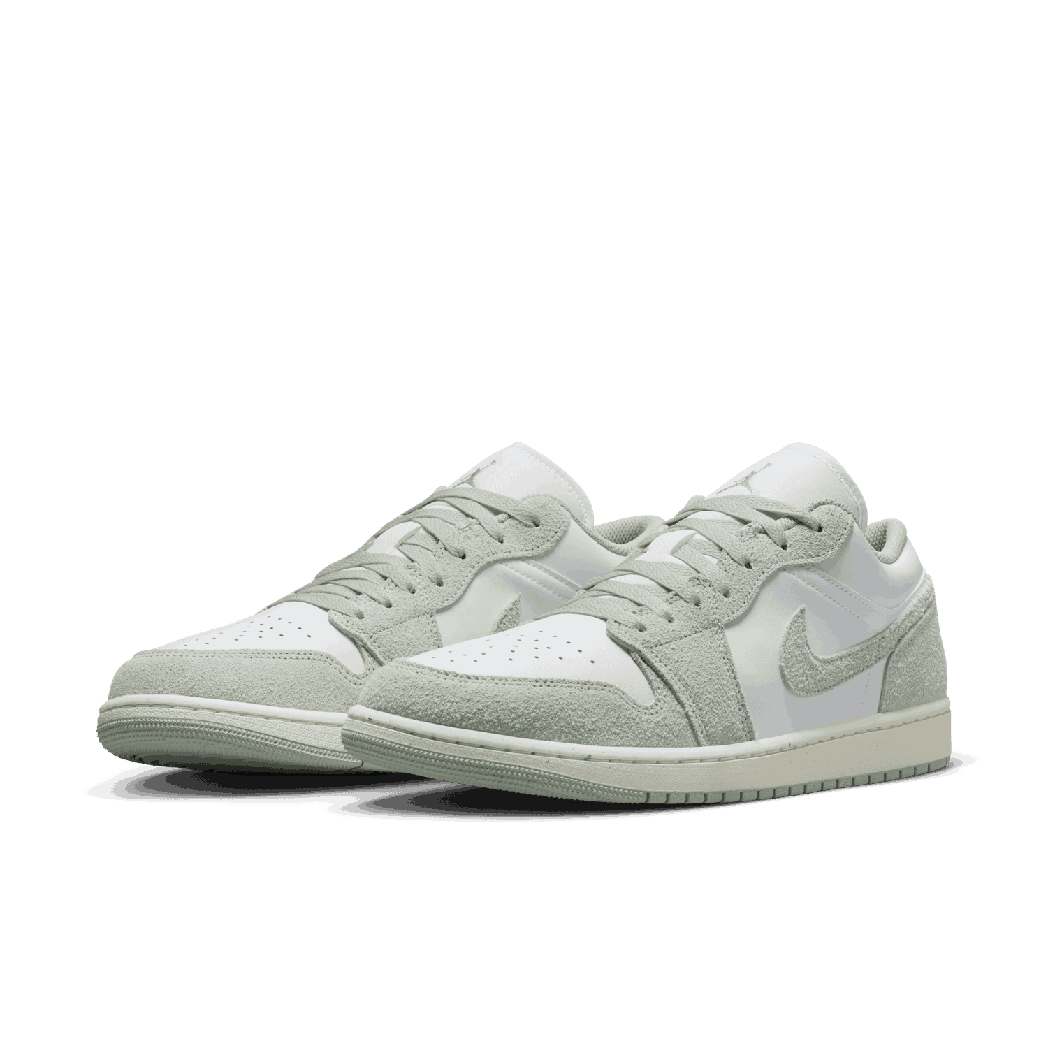 NIKE | AIR JORDAN 1 LOW SE סניקרס  | FOOT LOCKER