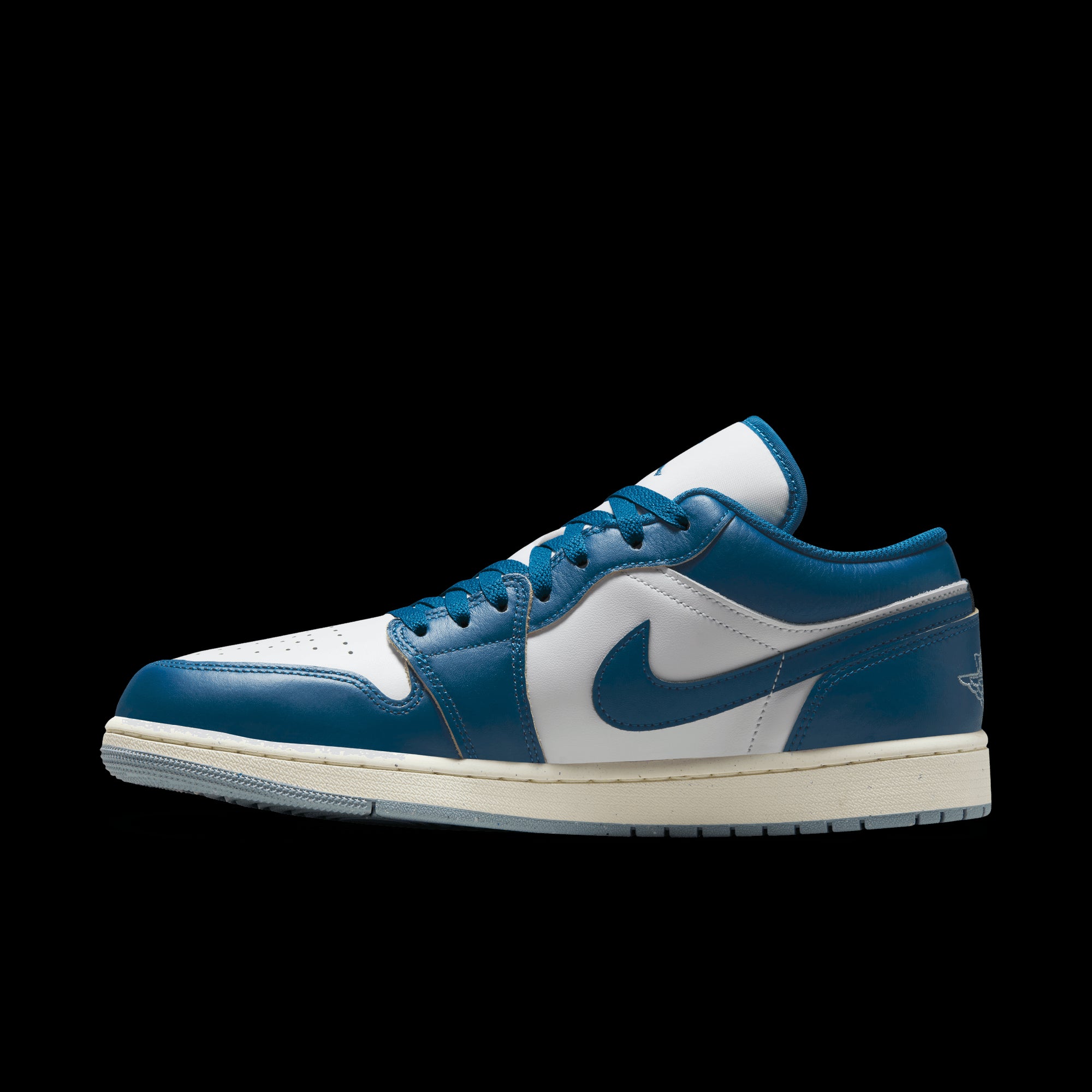 NIKE | AIR JORDAN 1 LOW SE סניקרס  | FOOT LOCKER