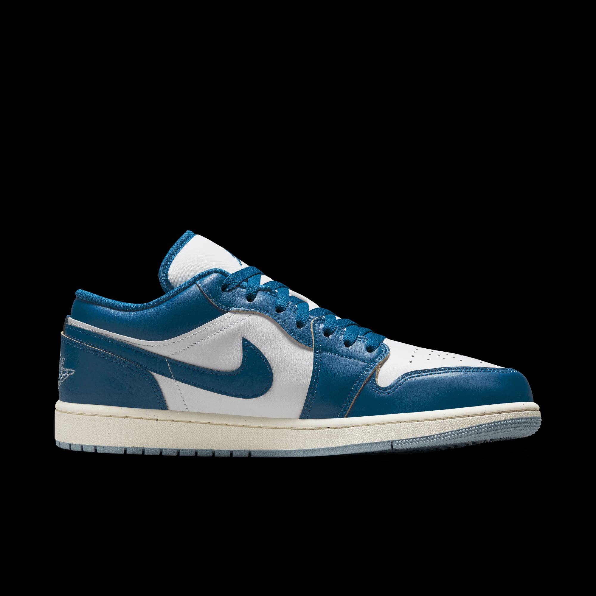 NIKE | AIR JORDAN 1 LOW SE סניקרס  | FOOT LOCKER