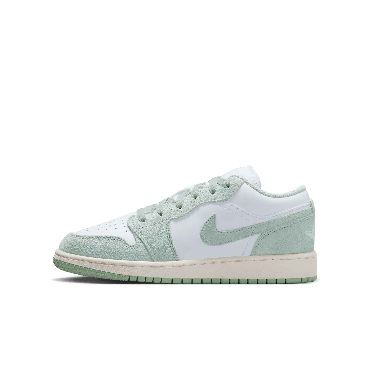 NIKE | AIR JORDAN 1 LOW SE סניקרס ל  | FOOT LOCKER