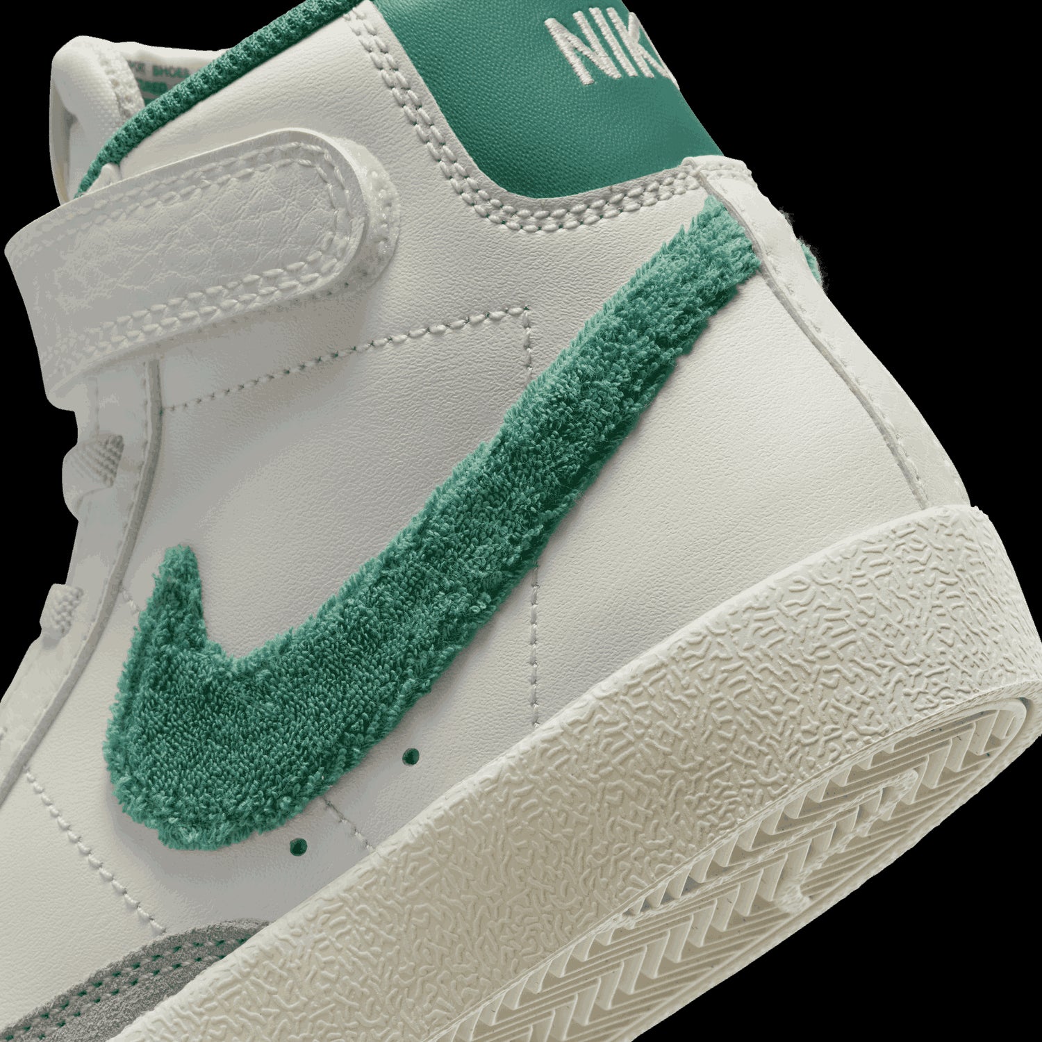 NIKE | BLAZER MID '77 סניקרס  | FOOT LOCKER