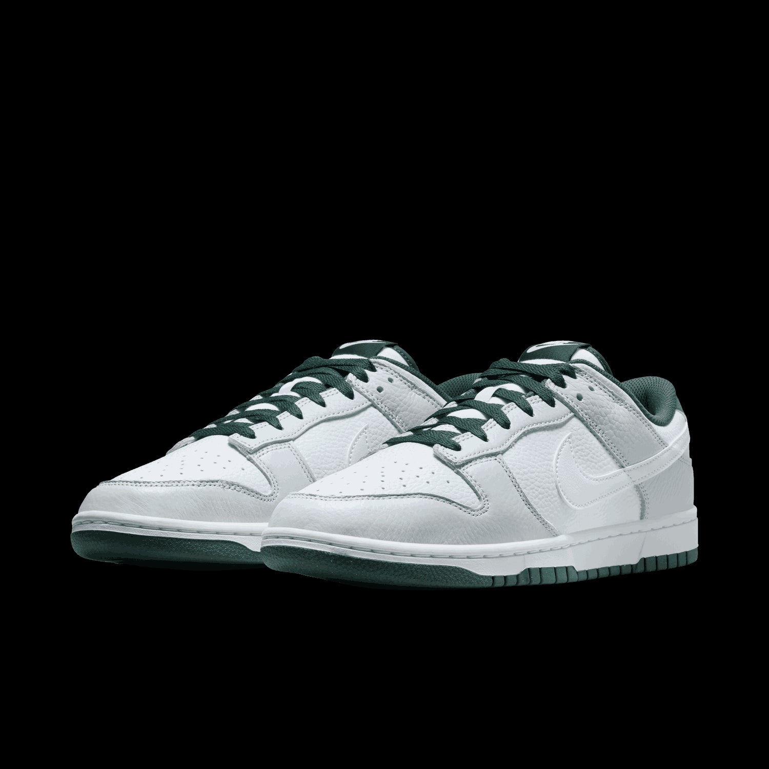 NIKE | DUNK LOW RETRO SE סניקרס  | FOOT LOCKER