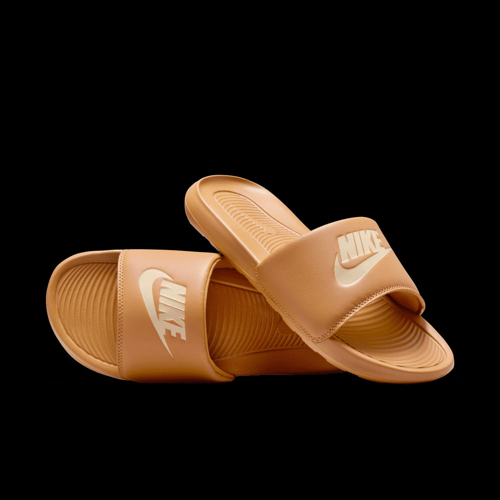 NIKE | VICTORI ONE SLIDE כפכפי סלייד  | FOOT LOCKER