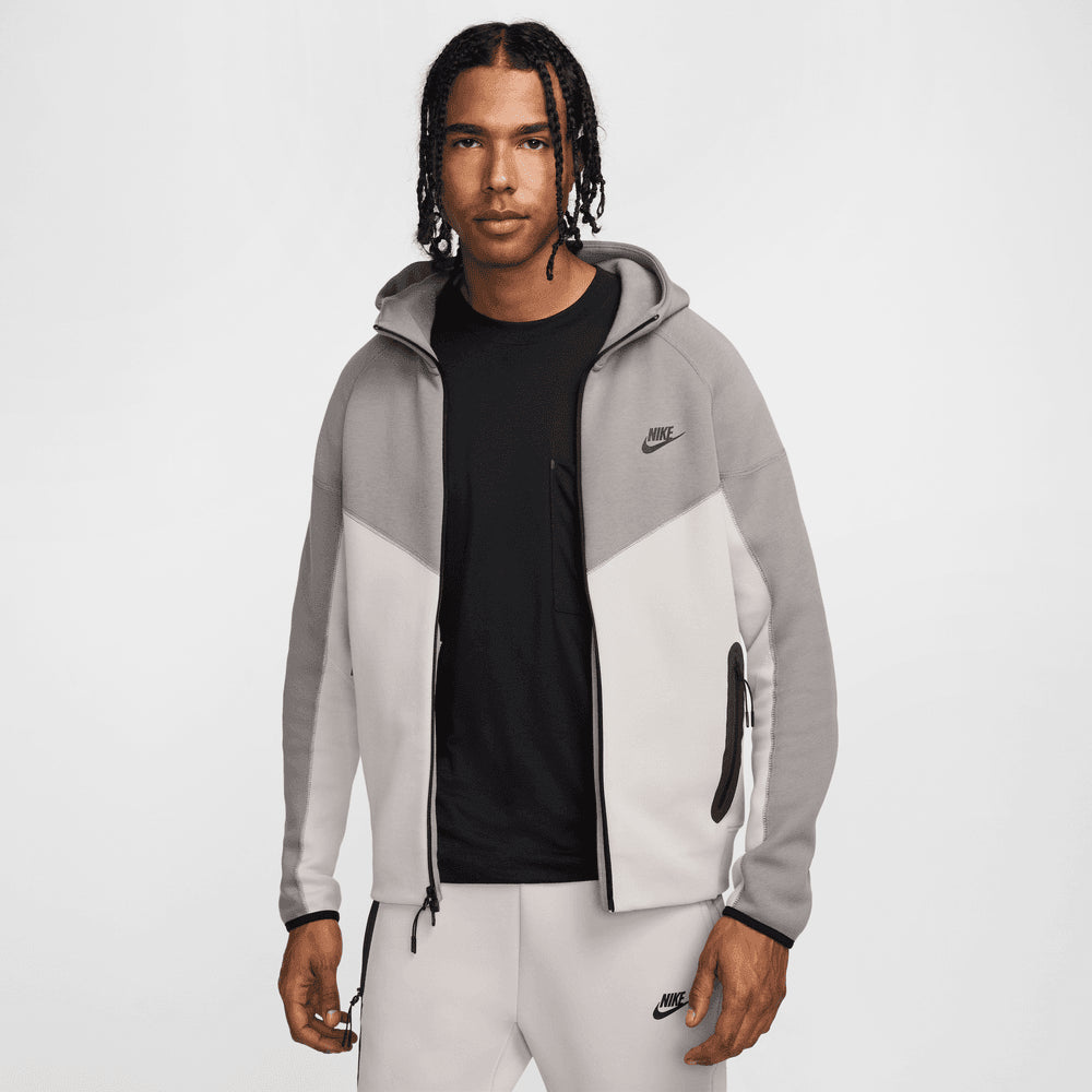 NIKE | SPORTSWEAR TECH WINDRUNNER קפוצ'ון  | FOOT LOCKER