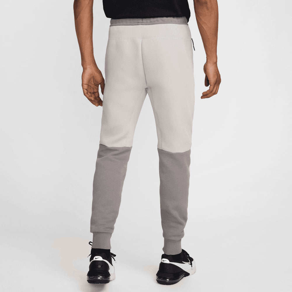 NIKE | SPORTSWEAR TECH FLEECE מכנסי טרנינג  | FOOT LOCKER