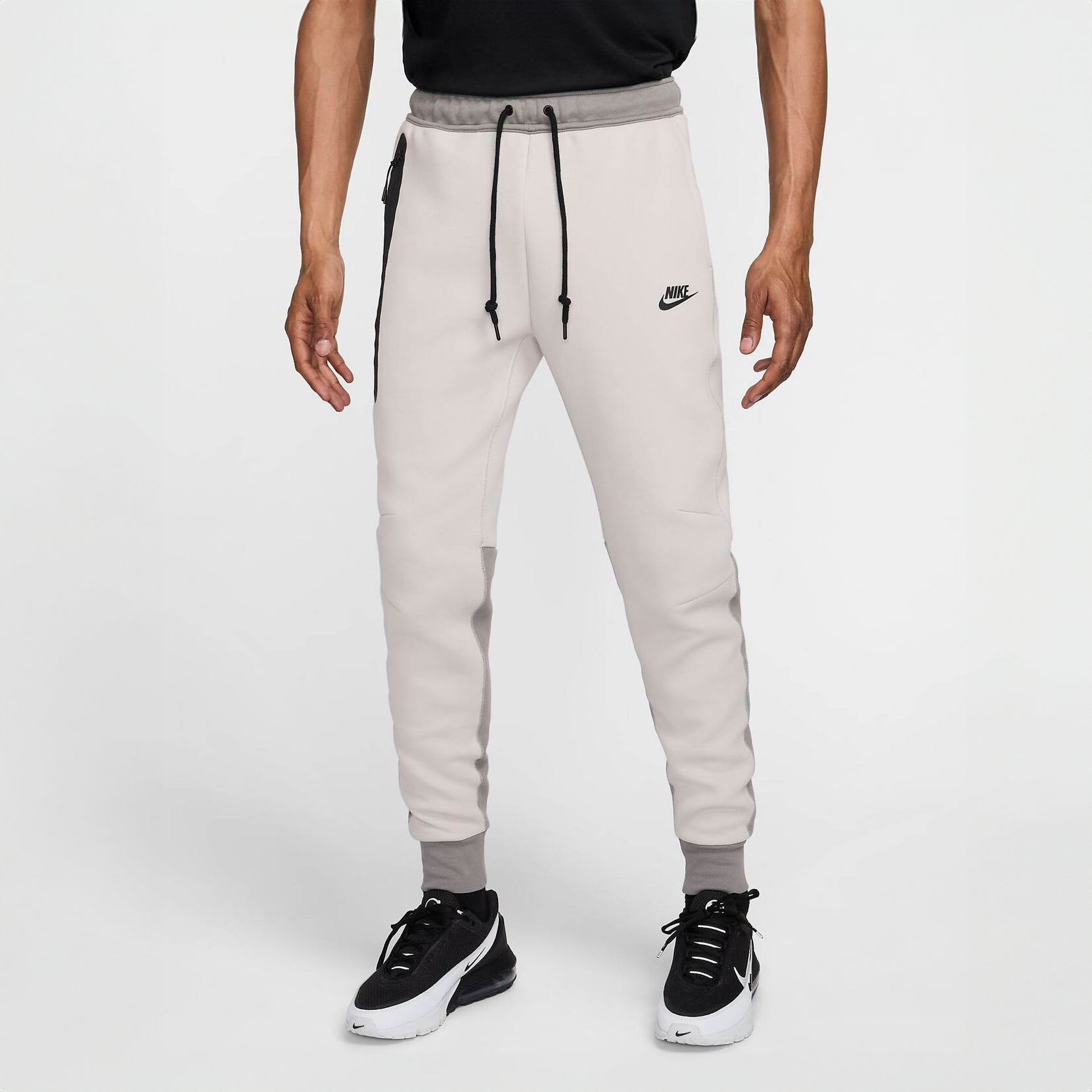 NIKE | SPORTSWEAR TECH FLEECE מכנסי טרנינג  | FOOT LOCKER