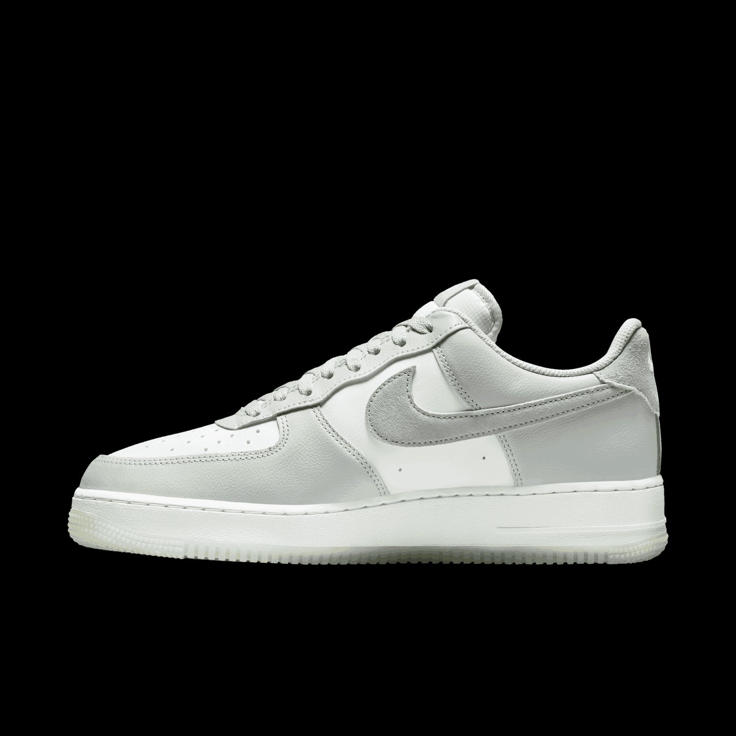 AIR FORCE 1 07 LV8 סניקרס