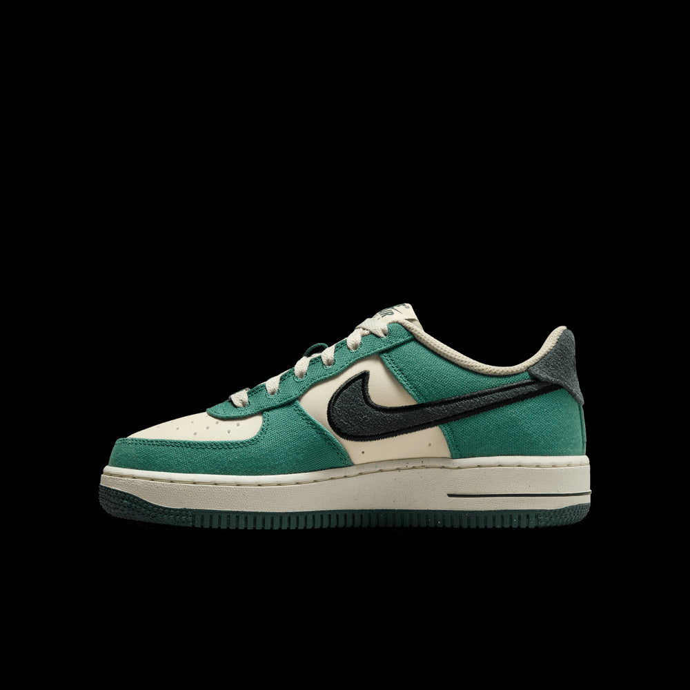 AIR FORCE 1 LV8 3 סניקרס