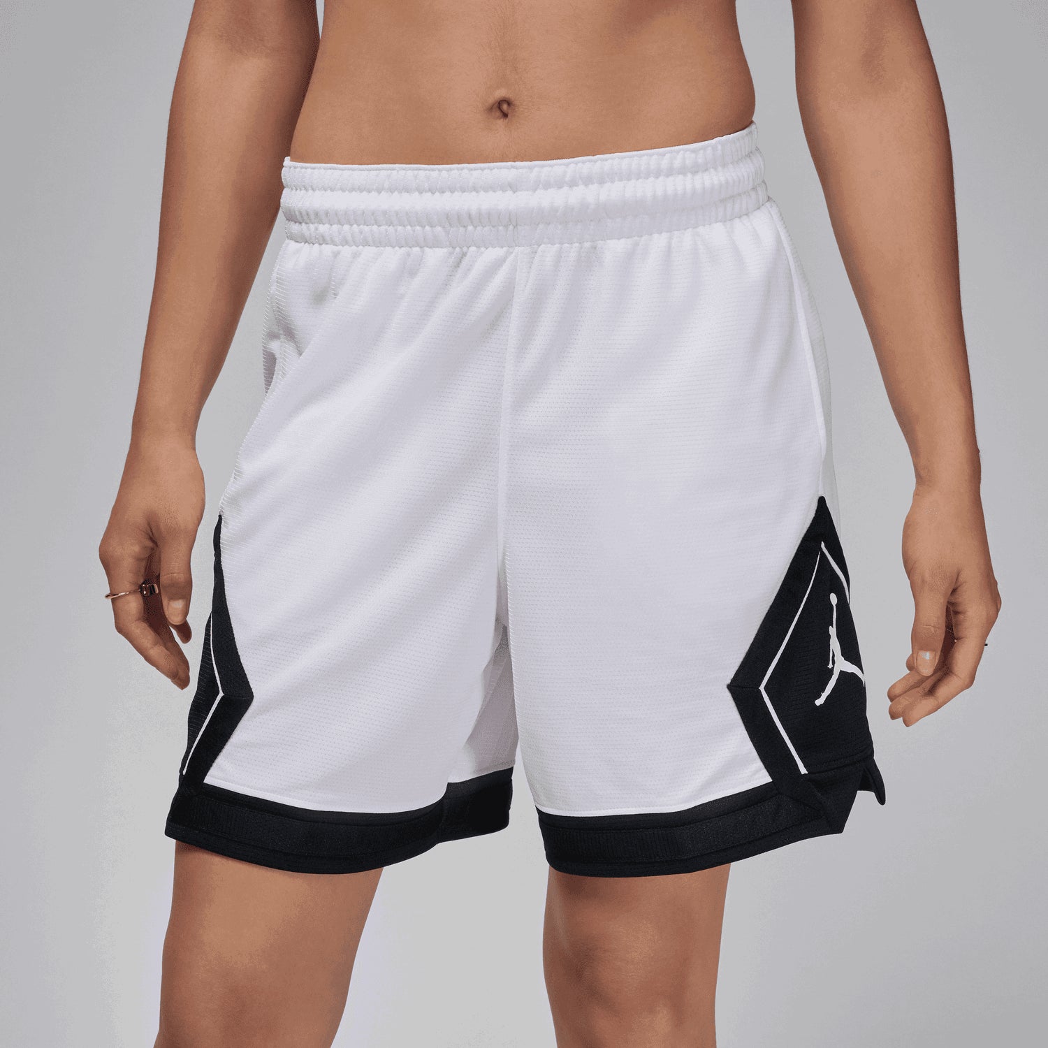 NIKE | DIAMOND SHORTS מכנסיים קצרים  | FOOT LOCKER