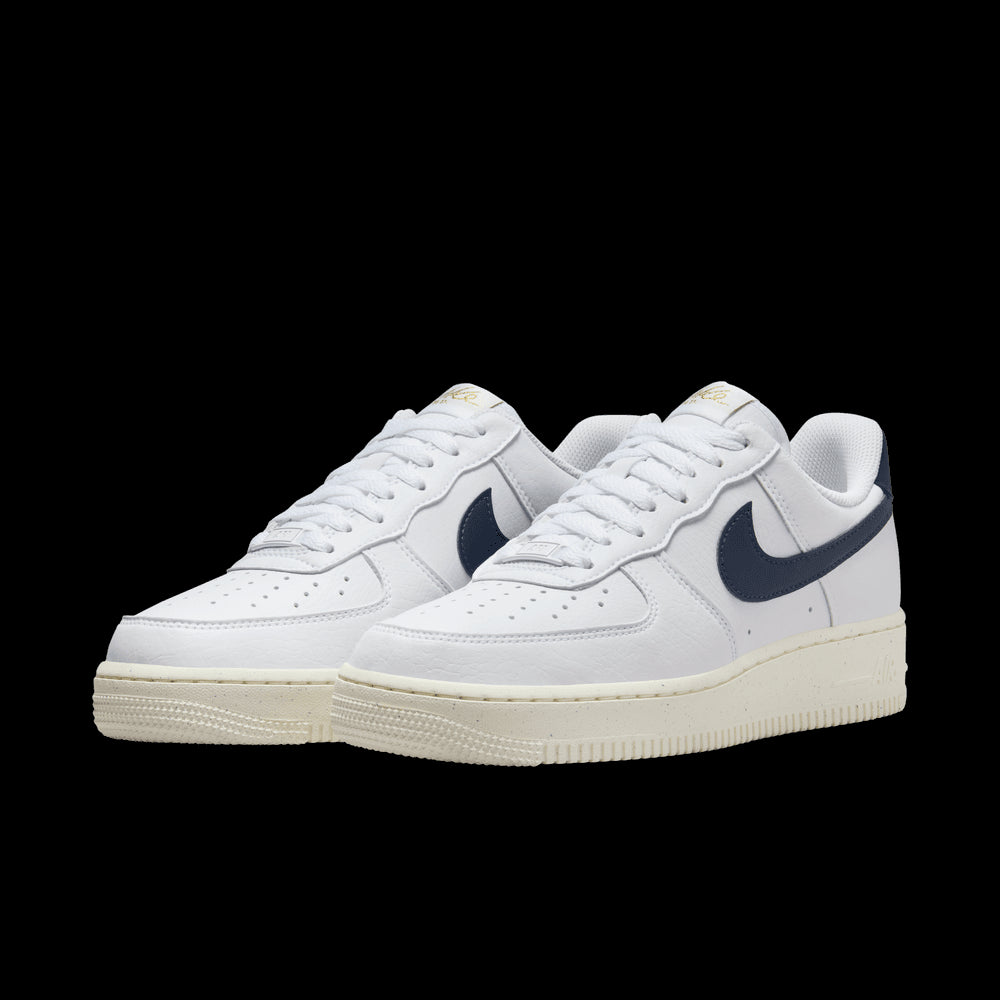 NIKE | AIR FORCE 1 07 סניקרס  | FOOT LOCKER