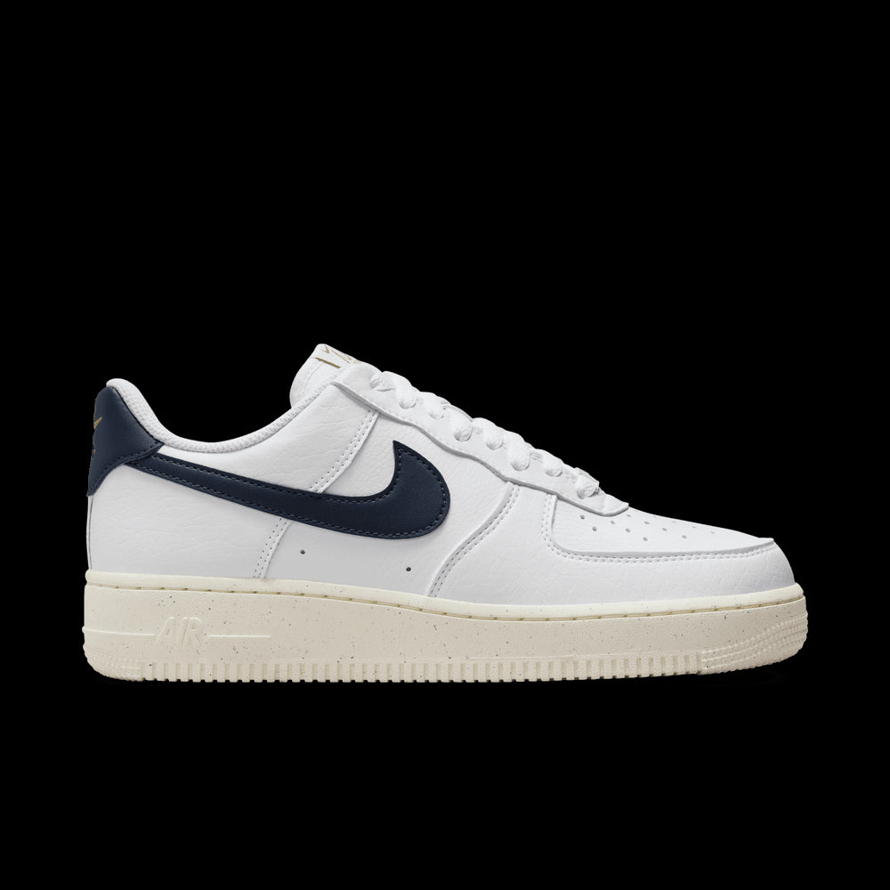 NIKE | AIR FORCE 1 07 סניקרס  | FOOT LOCKER