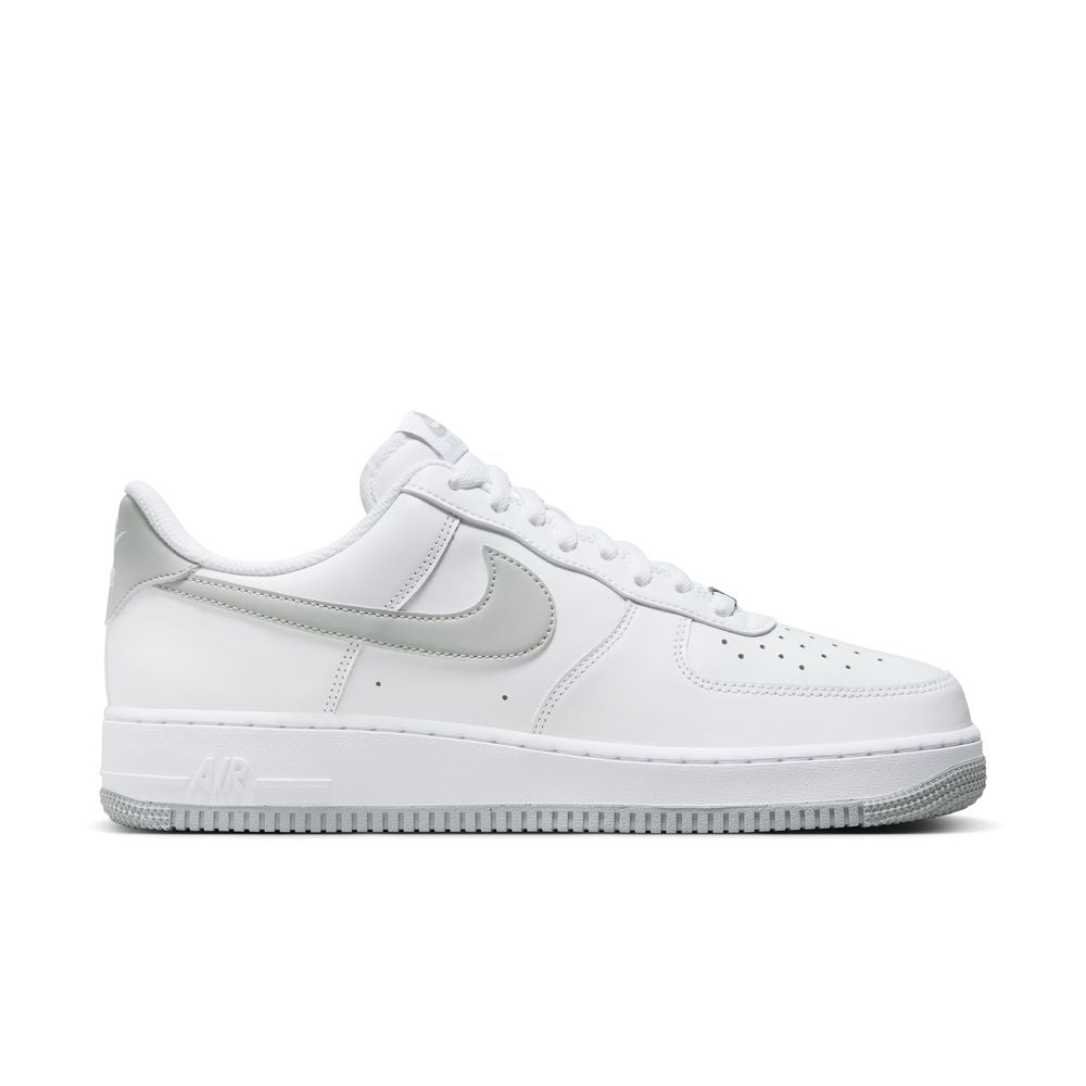 NIKE | AIR FORCE 1 07 סניקרס  | FOOT LOCKER