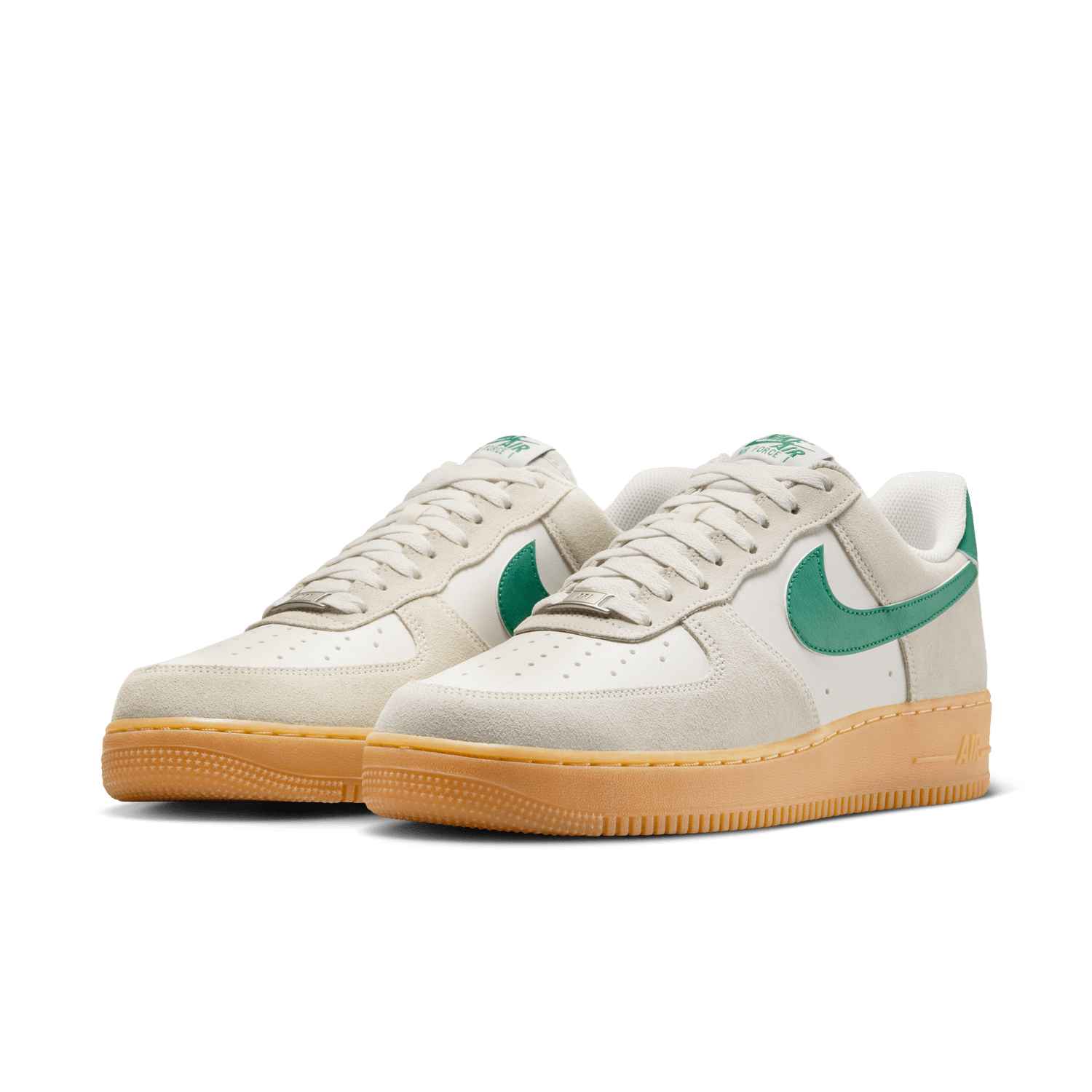 NIKE | AIR FORCE 1 07 LV8 סניקרס  | FOOT LOCKER