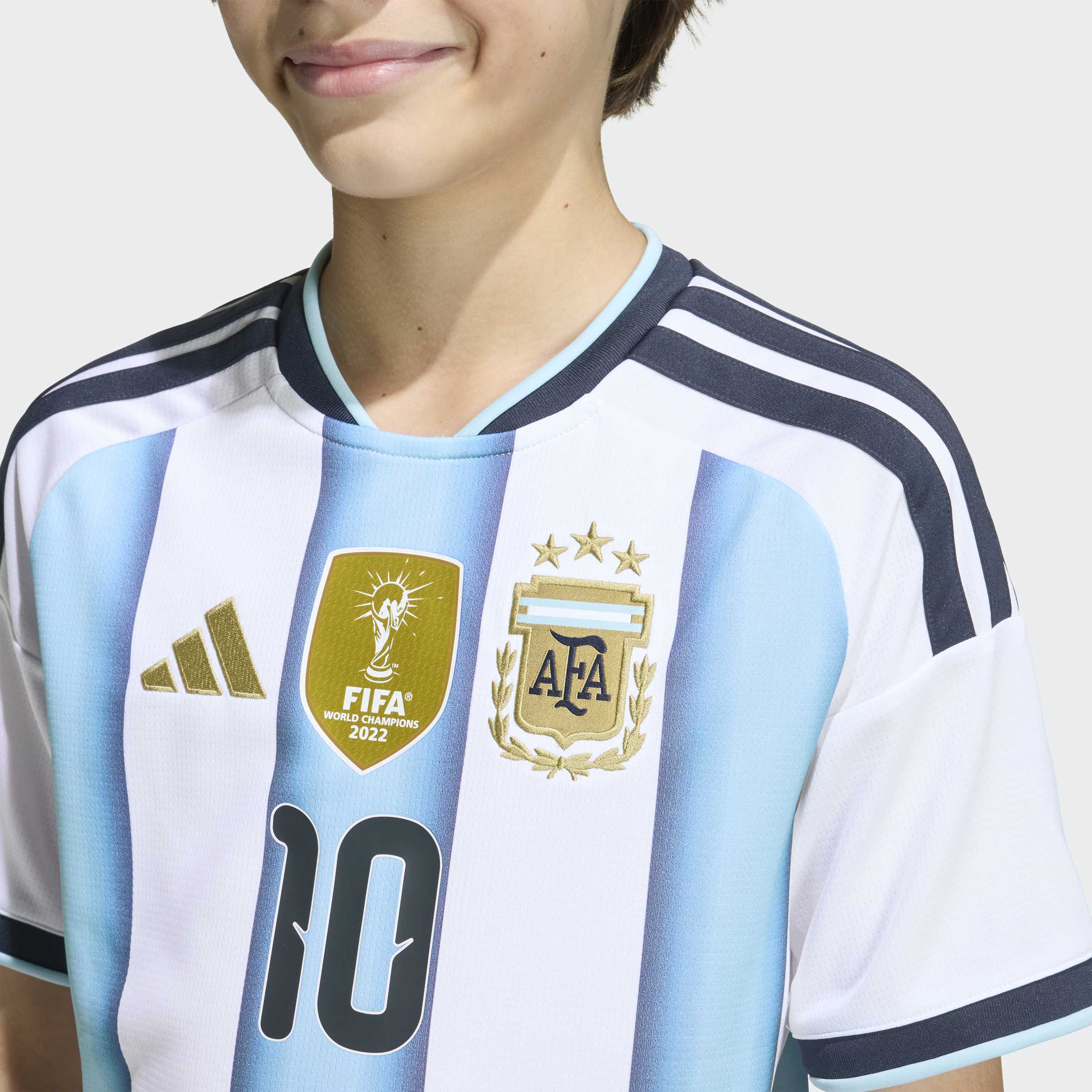 ARGENTINA 26 HOME REPLICA MESSI טי שירט