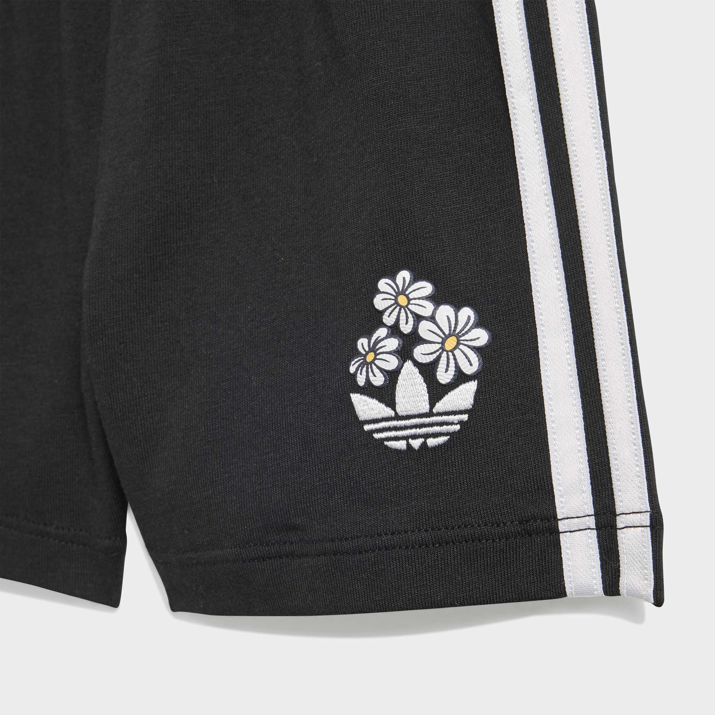 ADIDAS DISNEY סט טישרט ומכנסיים
