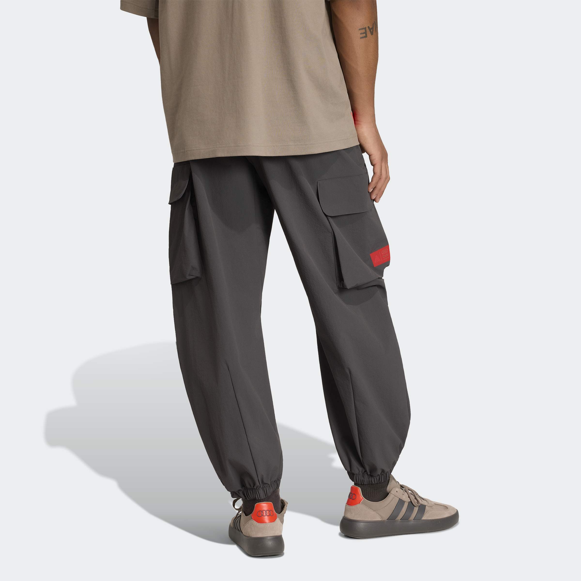 AUDI FORMULA 1 TEAM מכנסיים ארוכים קרגו