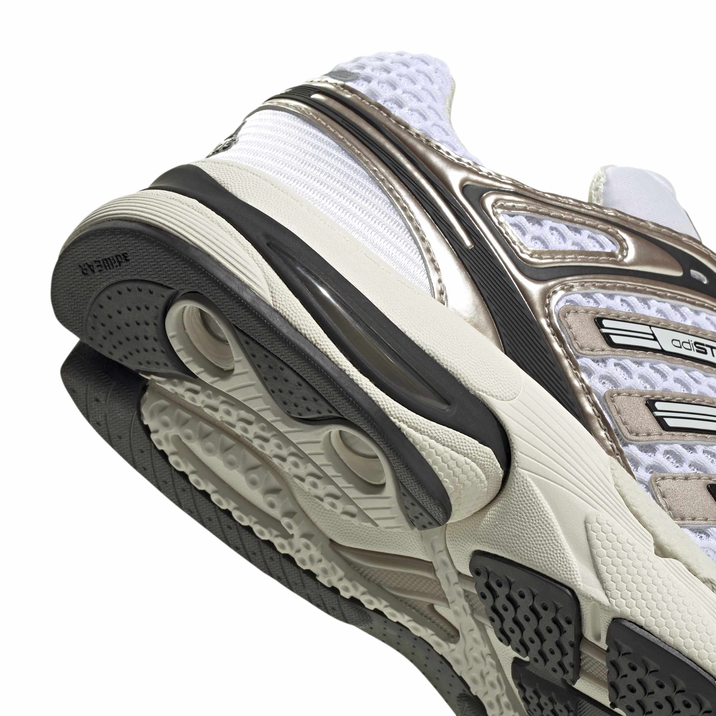 ADISTAR CONTROL 5  סניקרס