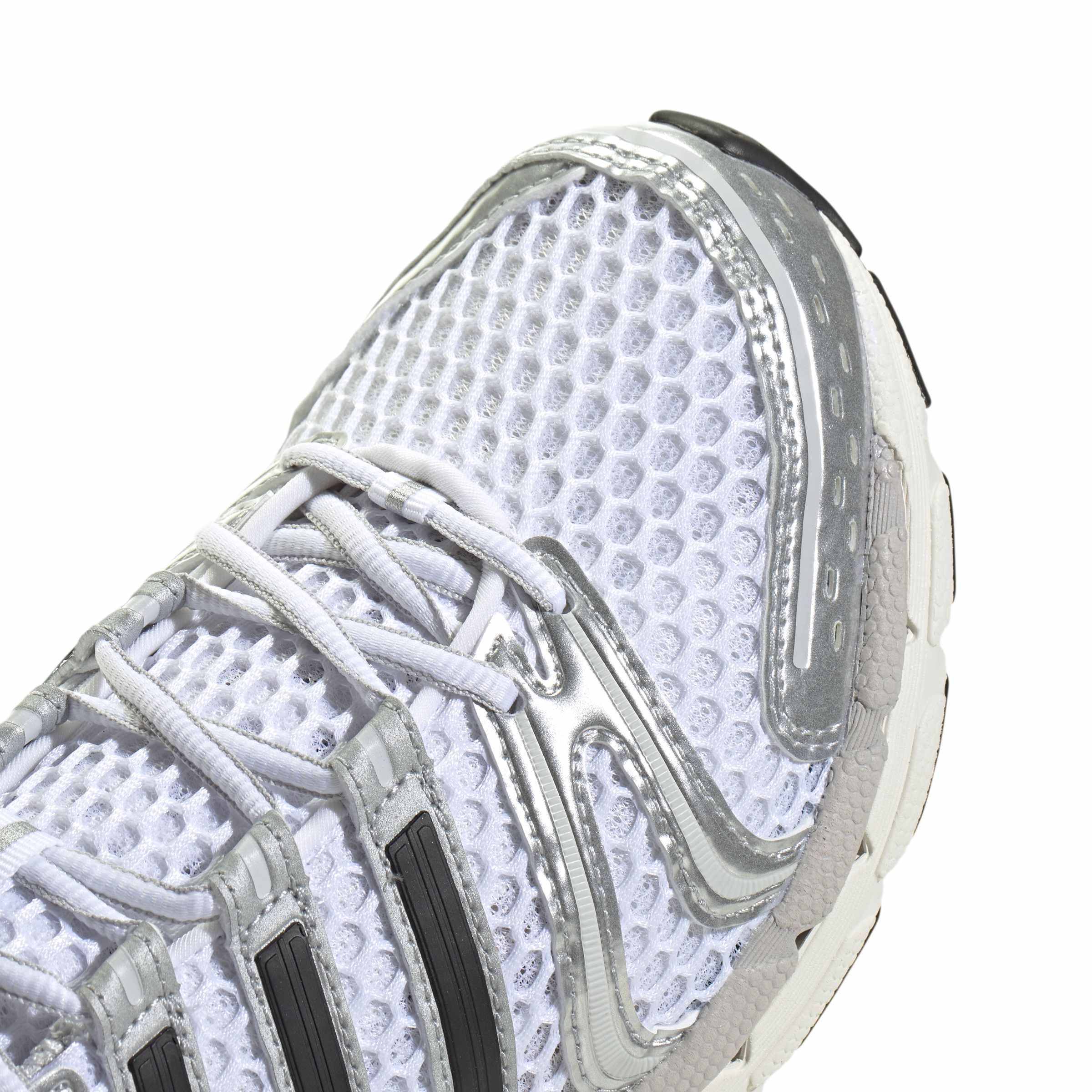 ADISTAR CONTROL 5 סניקרס