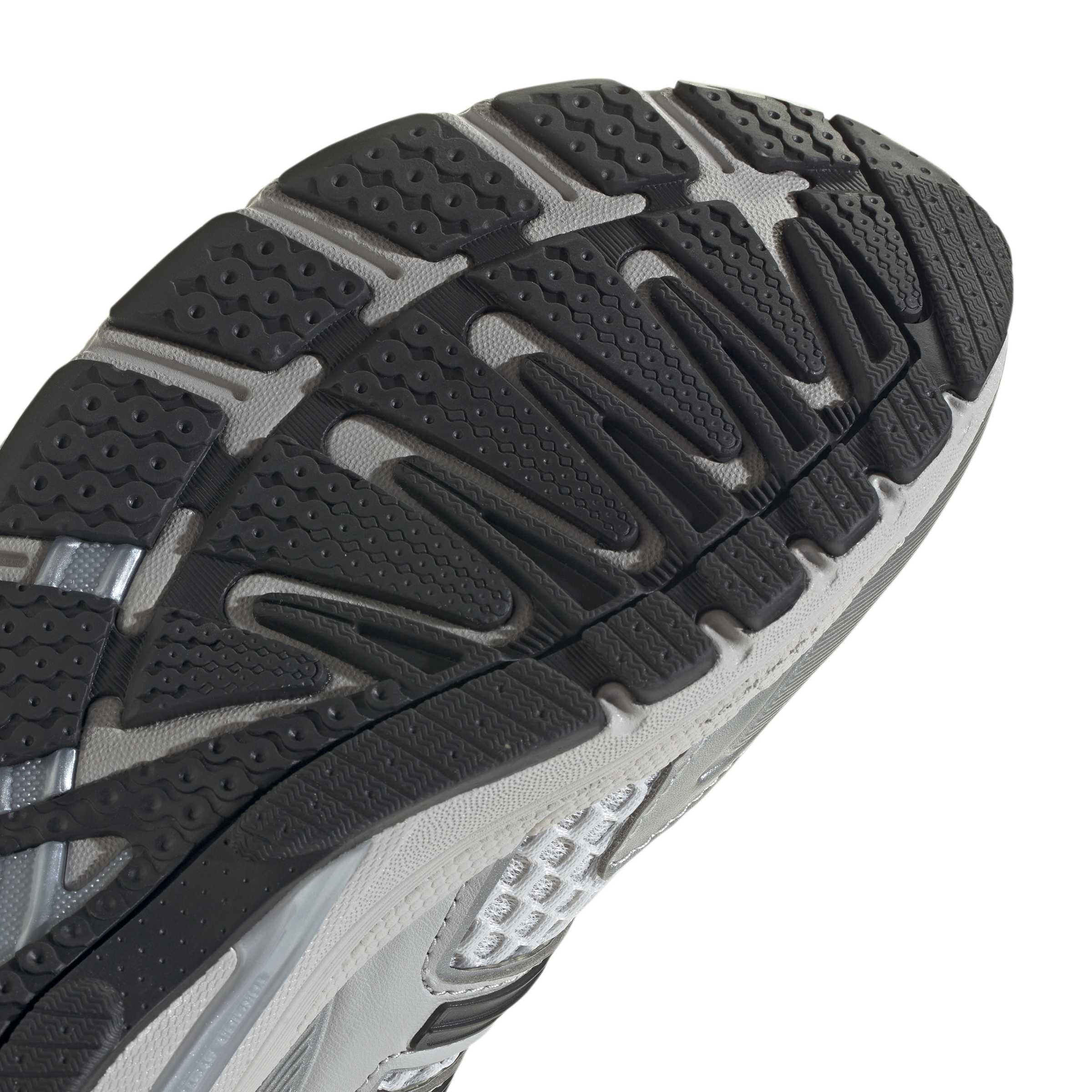 ADISTAR CONTROL 5 סניקרס
