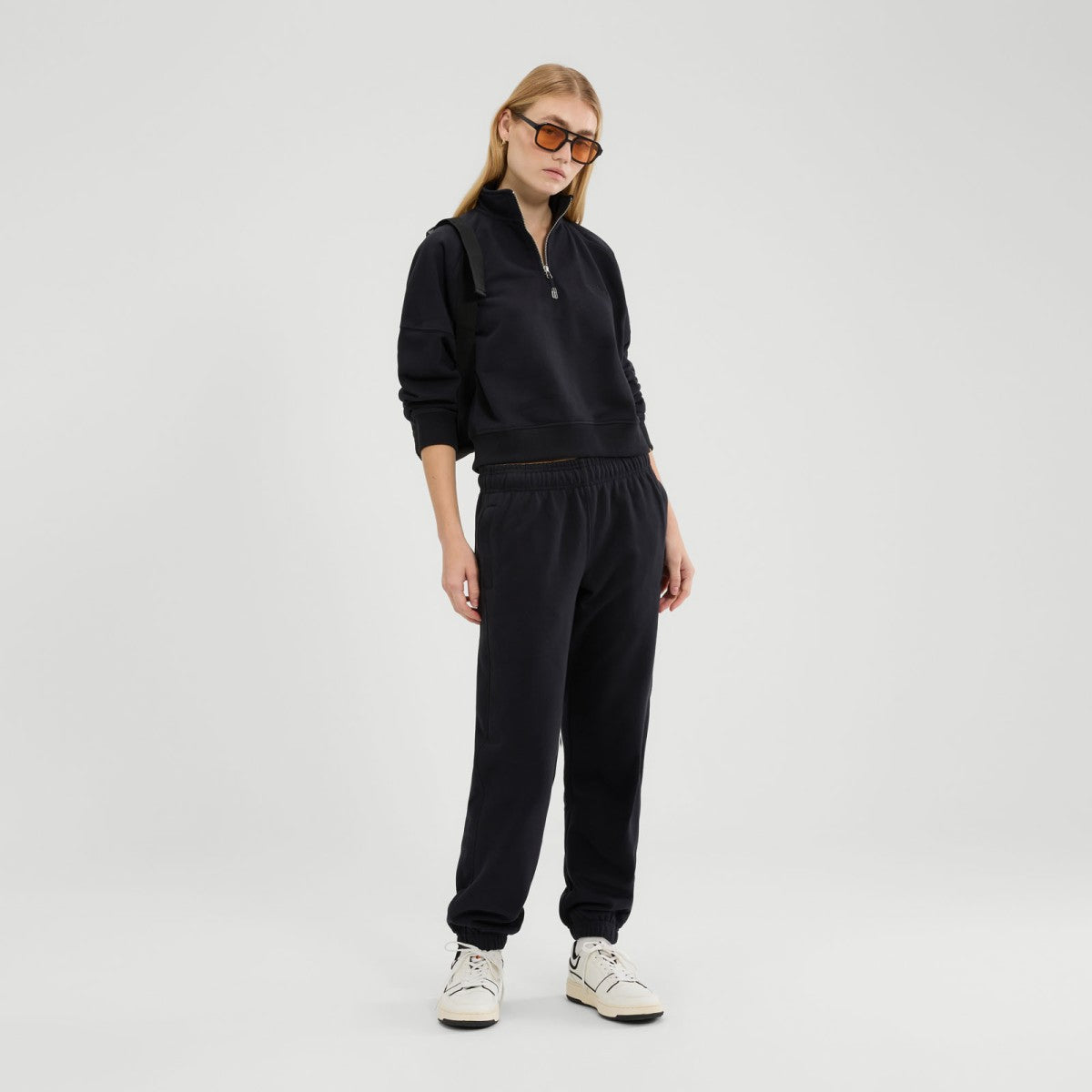 ESSENTIALS-CARRERA 1/4 ZIP סווטשירט