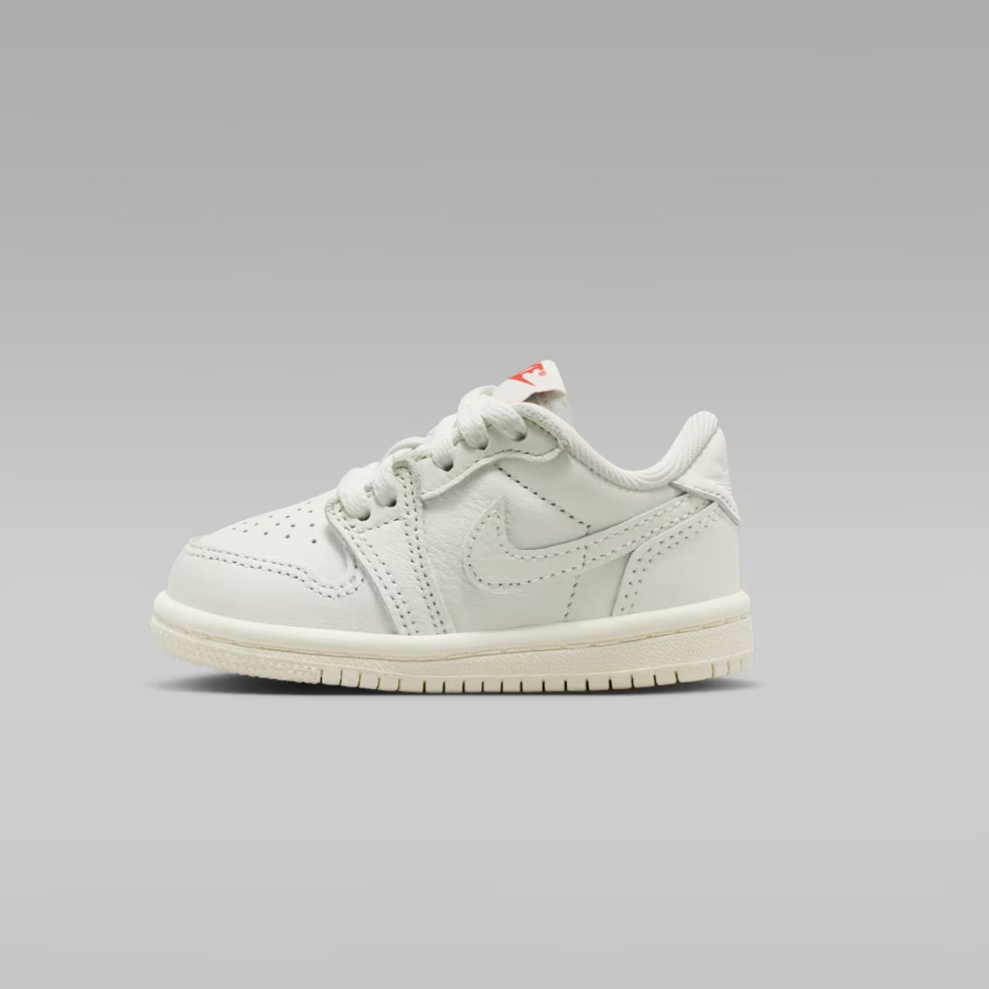 JORDAN 1 RETRO LOW  סניקרס