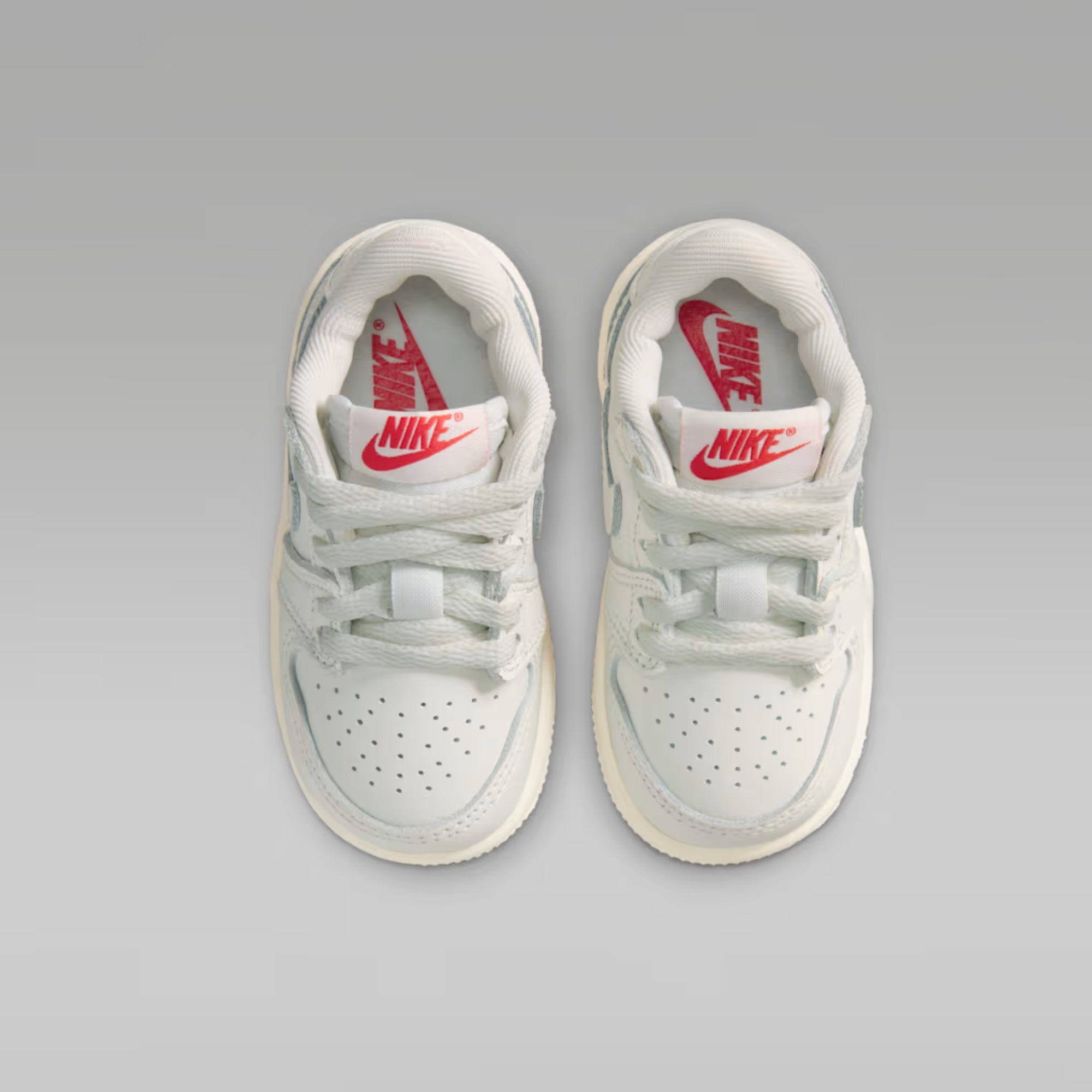 JORDAN 1 RETRO LOW  סניקרס
