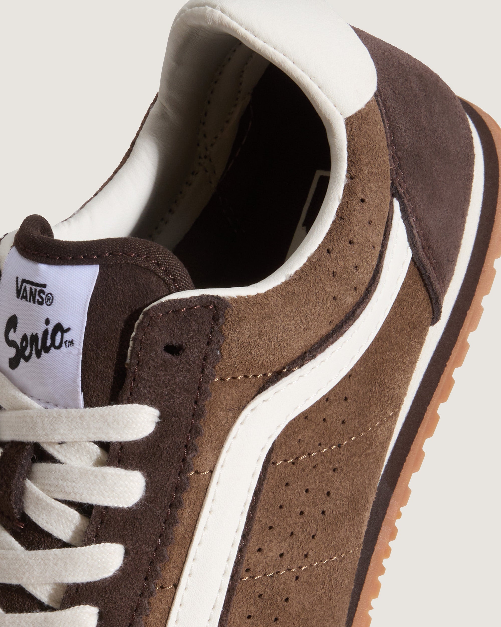 SUPER LOWPRO   SUEDE DEMITASSE  סניקרס